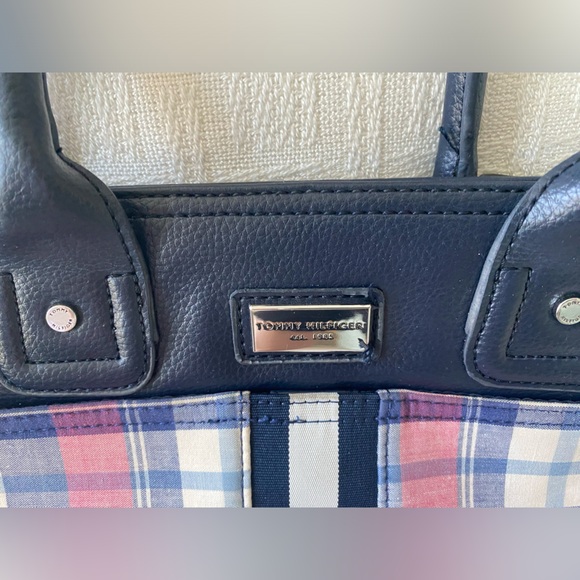 Tommy Hilfiger Plaid Tote Bag - Picture 5 of 13